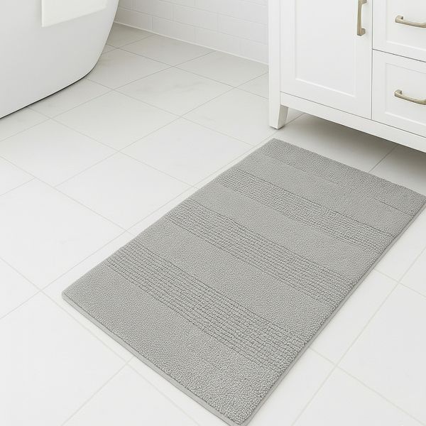 Knightsbridge Stylish And Comfortable All Season Traditional Wide Cut Design Cotton Bath Rug 21" X 34" Silver