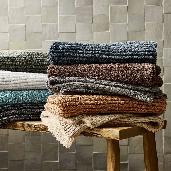 21"x34" Organic Melange Reversible Bath Rug Black - Casaluna™