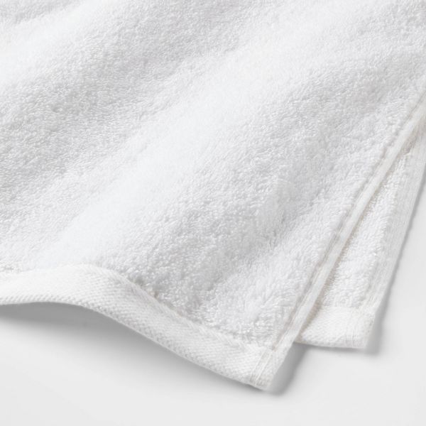 Everyday Bath Towel White - Room Essentials™: 100% Cotton, Midweight 450-550 GSM, Machine Washable, OEKO-TEX Certified
