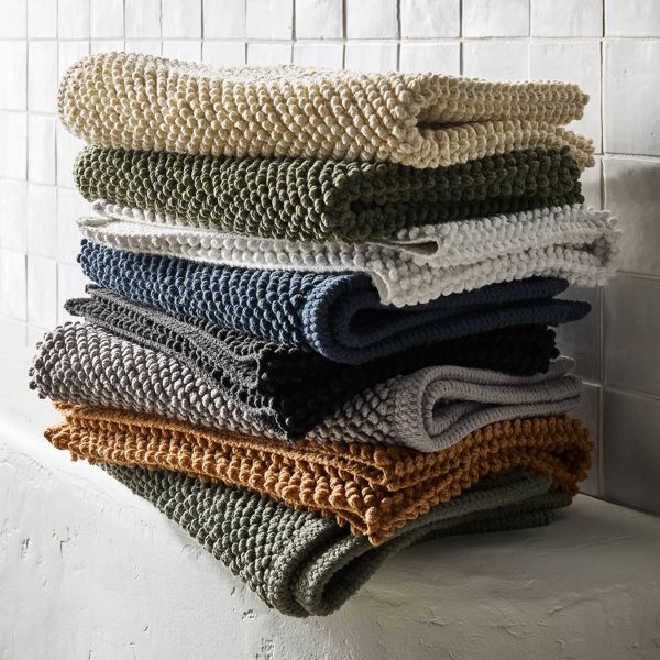 21"x34" Textured Bath Mat Gray - Casaluna™
